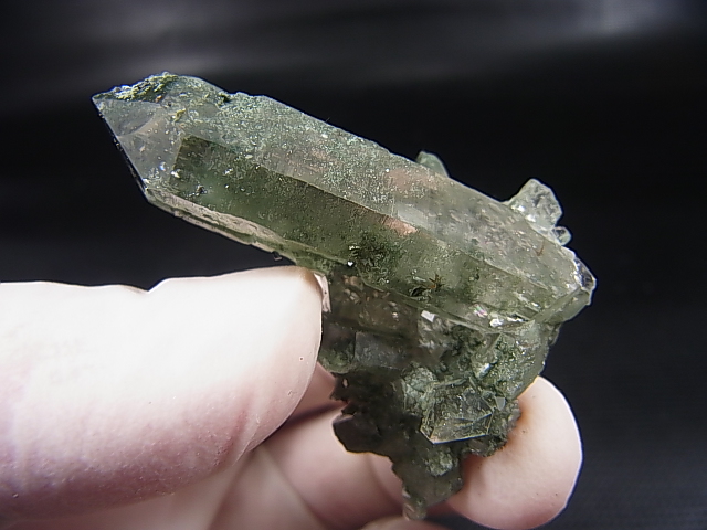 画像: インド・マニハール産グリーン水晶（連晶/アナテース・アーカンサイト付き） 17.0g