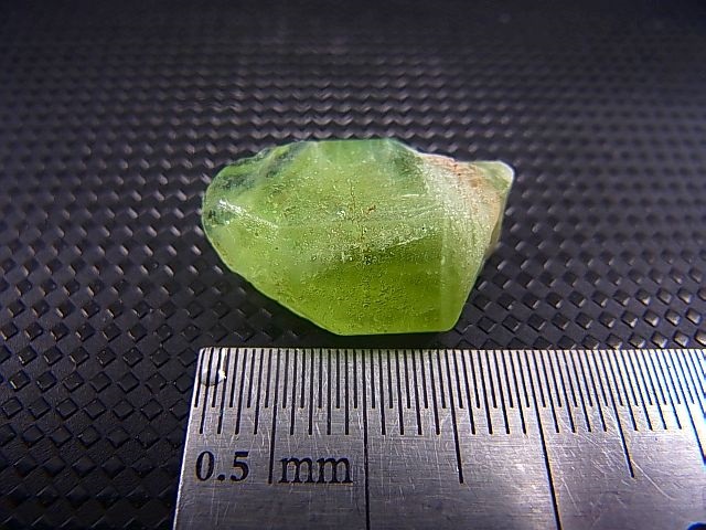 画像: パキスタン・ナダール産ペリドット原石 17.5カラット