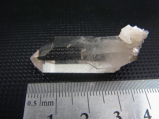 画像: スウェーデン・イェムトランド産ウォータークリア水晶ポイント（アデュラリア付き） 11.2g