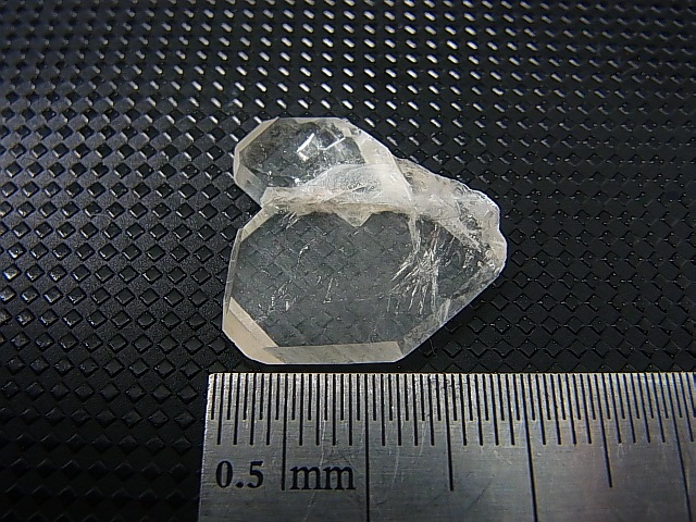 奈留島産日本式双晶（ハート型） 1.9g - パーフェクトストーン