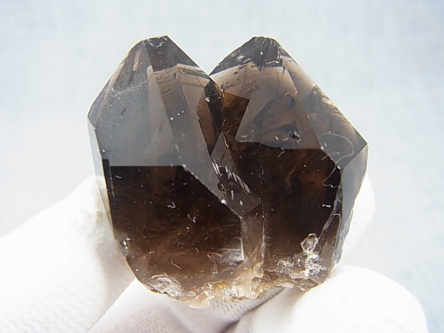 画像1: ベトナム・タインホア産スモーキー水晶ポイント（ツイン） 40.9g