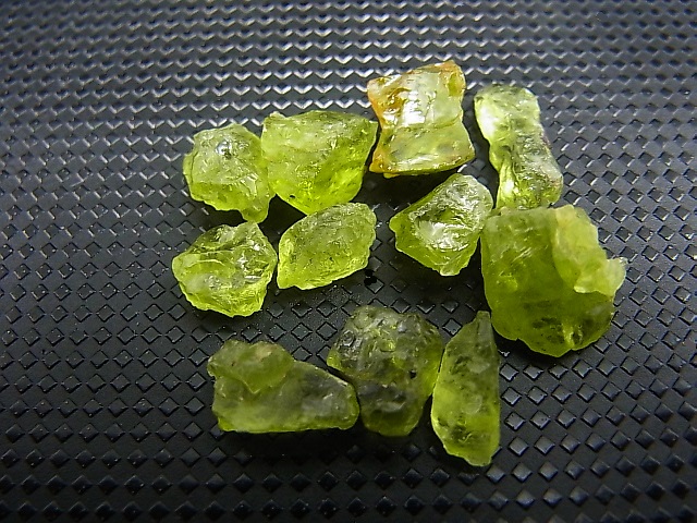 画像: ベトナム・ザライ産ペリドット原石 11点セット トータル 25.6カラット