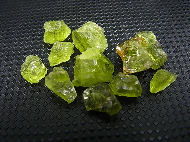 画像: ベトナム・ザライ産ペリドット原石 11点セット トータル 25.6カラット