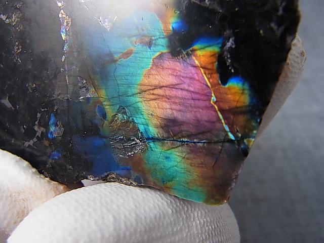 画像: フィンランド・ユレマー産スペクトロライト（パープルヴィオラ＆ブルーマトリクス）原石ブロック（1面研磨） 142.8g