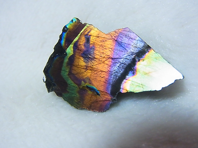 画像: フィンランド・ユレマー産スペクトロライト（パープルヴィオラミックス）研磨スライス（片面研磨） 7.8g