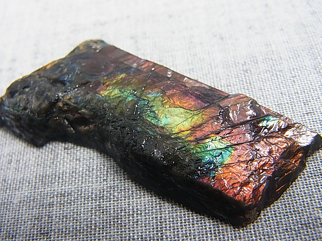 画像: フィンランド・ユレマー産スペクトロライト（パープルヴィオラミックス）研磨スライス（片面研磨） 10.6g