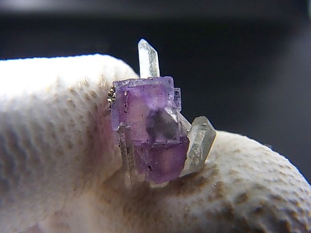 sae　フローライトセット ドイツ・ザクセン州産フローライト付き水晶ポイント 0.9g