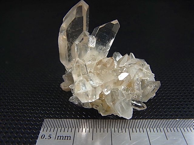 画像: スウェーデン・イェムトランド産ウォータークリア水晶クラスター 19.5g