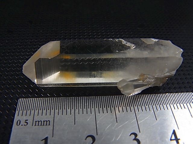 画像: スウェーデン・イェムトランド産ウォータークリア水晶ポイント 11.4g