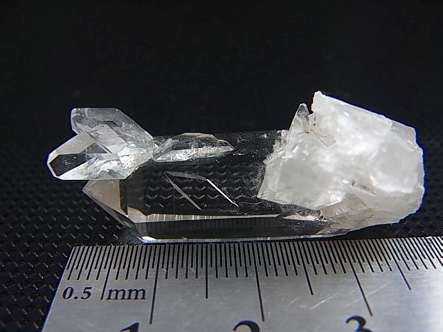 画像: スウェーデン・イェムトランド産ウォータークリア水晶ポイント（貫入） 10.4g