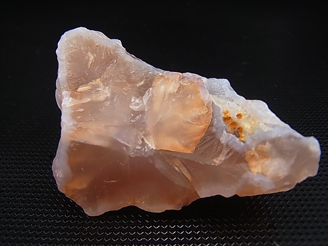 画像: モロッコ産ピンクカルセドニー原石 83.2g