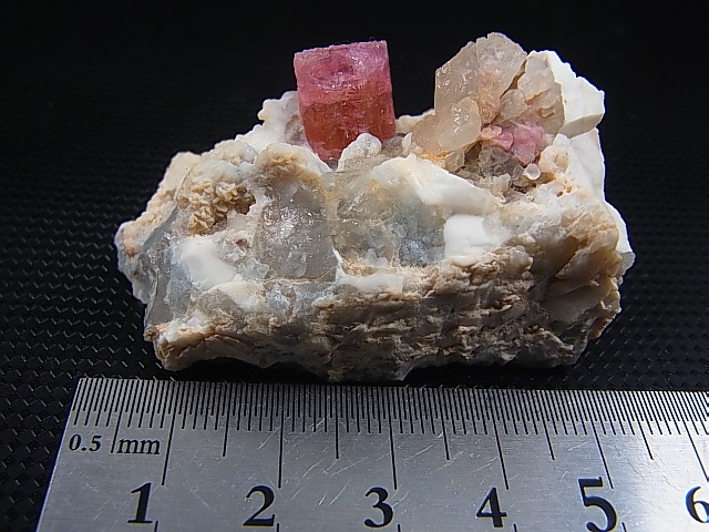 画像: モロッコ産ピンクエルバイトトルマリン/正長石原石 52.2g