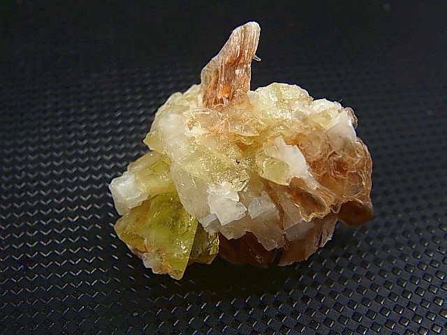 画像: ブラジル産ブラジリアナイト結晶＆ゴールデンスターマイカ原石 13.5g