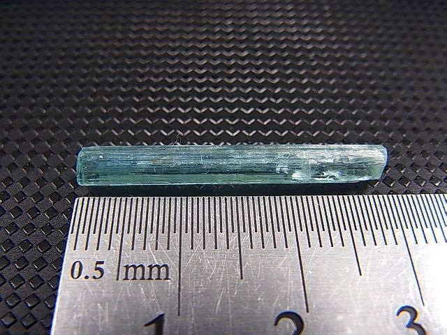 画像: ロシア・ザバイカル産アクアマリン柱状結晶原石 4.1カラット