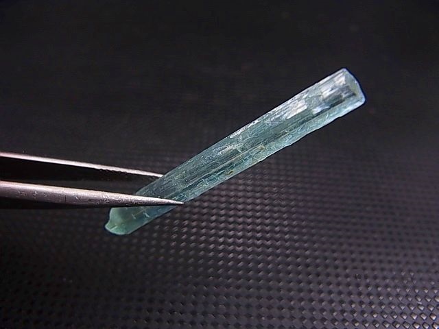 画像: ロシア・ザバイカル産アクアマリン柱状結晶原石 6.8カラット