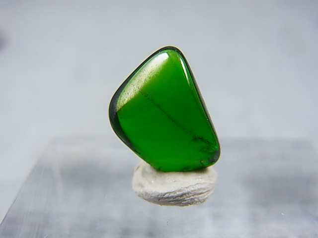 画像1: ロシア・ウラル産クロムダイオプサイド・ルース 3.5カラット