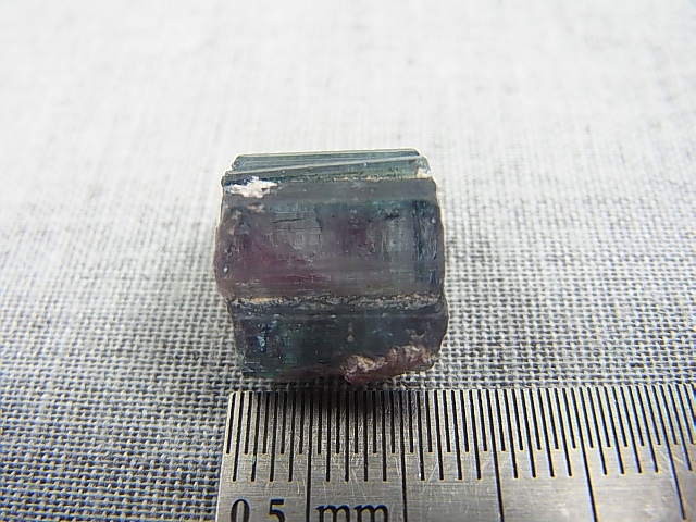 画像: アフガニスタン産バイカラートルマリン柱状結晶（ライトグリーン/ライトピンク） 17.9カラット