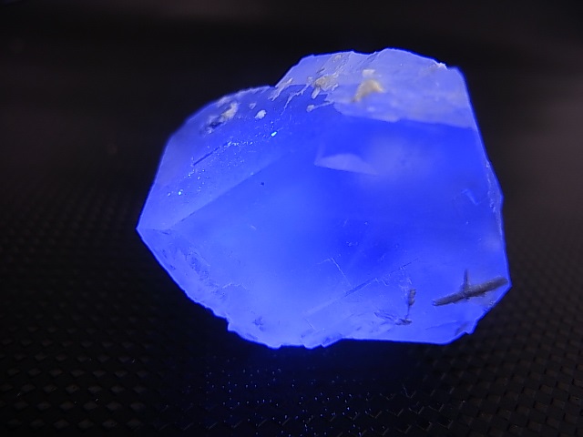 画像: フランス・ピュイドドーム産フローライト原石 25.4g