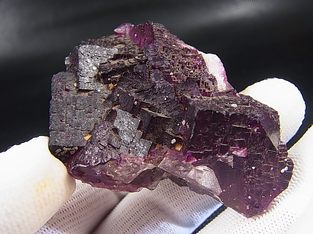 アメリカ・イリノイ州産レッドパープルフローライト原石 118.8g