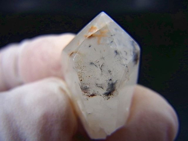 画像: マダガスカル産ホーランダイトインキャンドルクオーツ（錐面研磨） 6.6g