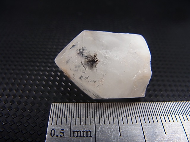 画像: マダガスカル産ホーランダイトインキャンドルクオーツ（錐面研磨） 6.6g