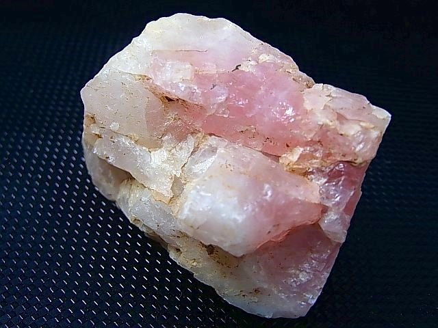福島県桜石山産ローズクォーツ（紅石英）原石 73.9g