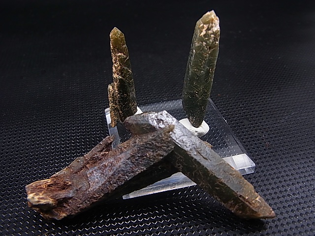 画像: 柿野鉱山産緑水晶（ヘデンベルガイト/緑閃石入りインターフェレンス型） 3点セット トータル 20.6g