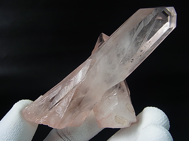 画像: マダガスカル産ピンク水晶 98.8g