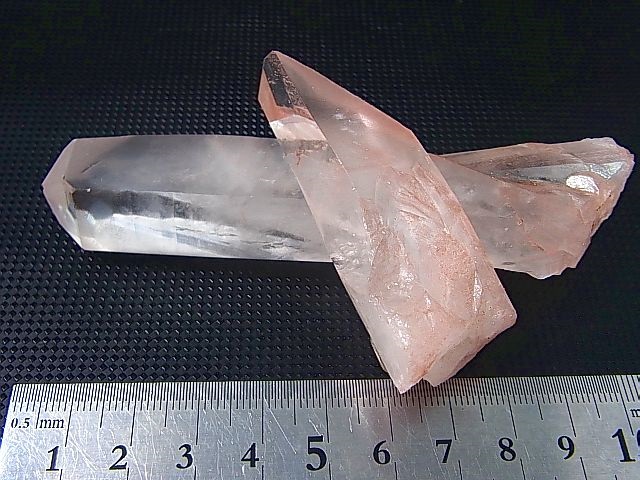 画像: マダガスカル産ピンク水晶 98.8g