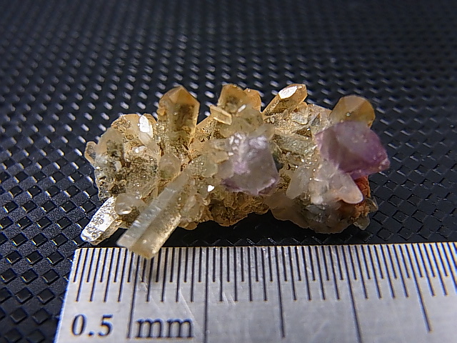 ドイツ・ザクセン州産フローライト付き水晶 2.1g - パーフェクト