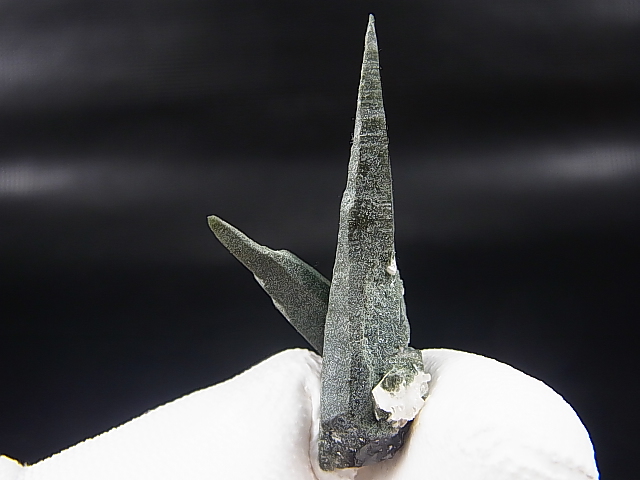 ガネーシュヒマール・リー産クローライト入りレーザーポイント