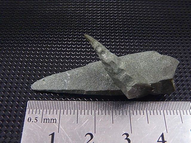 ガネーシュヒマール・リー産クローライト入りレーザーポイント