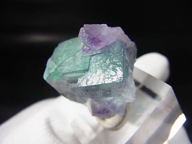 画像: ヤオガンシャン産グリーン/カラーレス/パープル・ゾーニングフローライト原石 13.3g