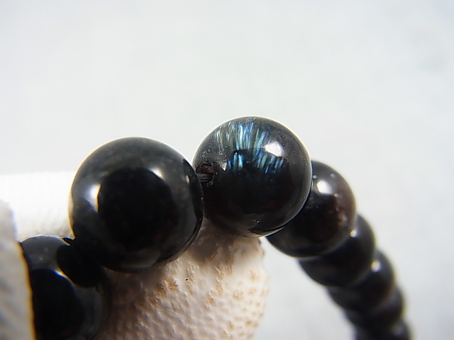 画像1: アルベゾン閃石(アルベゾナイト)粒売りビーズ 8.5mm平均