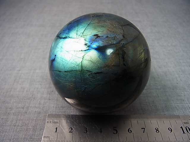 画像: マダガスカル産ラブラドライトSA丸玉 68mm