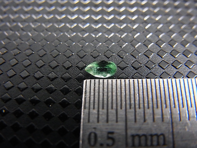 画像: パキスタン産ラズライト(天藍石)・ルース 0.07カラット