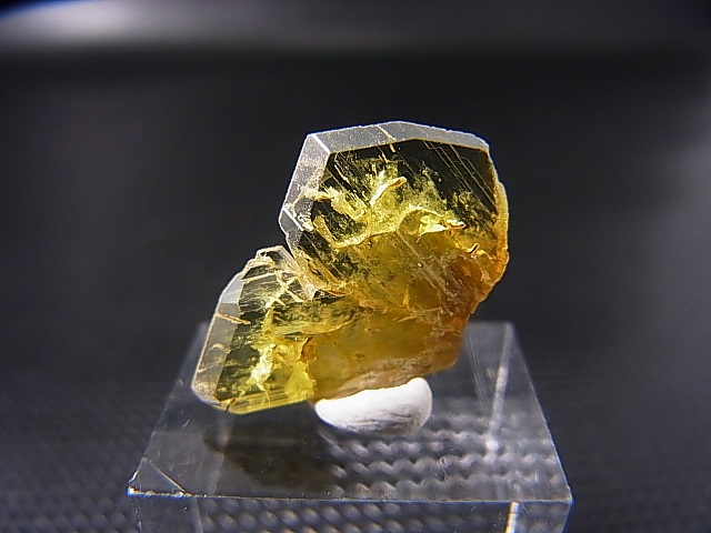 画像: マダガスカル産クリソベリル双晶(macle) 3.5カラット