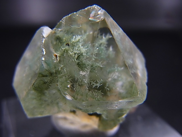 ブラジル ミナスジェライス州産水晶 ポイント 約217.9g ブラジル ミナスジェライス州産水晶 ポイント 約217.9g ブラジル