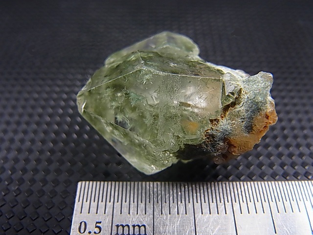 ブラジルミナスジェライス州産 ライトゴールデンヒーラーミニクラスター 水晶 クラスター ブラジル ミナスジェライス コリント 産 約120g