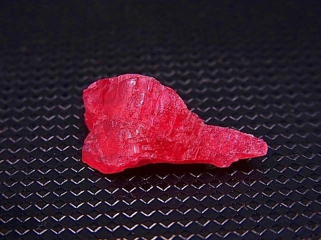 画像: ジェム品質：ブラジル産ヴィヴィッドレッドロードナイト結晶 7.0カラット