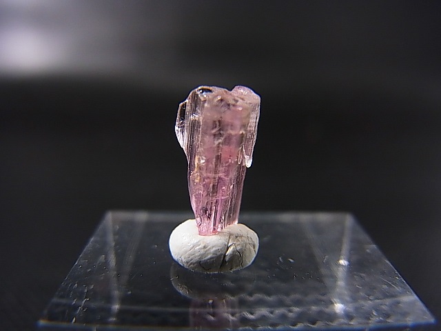 画像: ジェムクオリティ：天然ピンクタンザナイト原石 0.9カラット