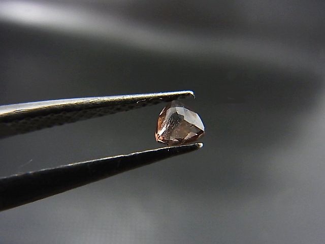 画像: パキスタン産アキシナイト・ルース 0.1カラット