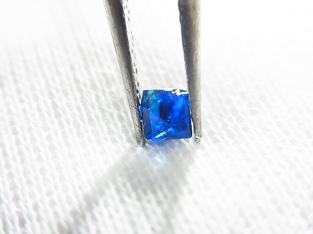 画像: ジンバブエ産ユークレース研磨原石（ダークインディゴ）  0.2カラット