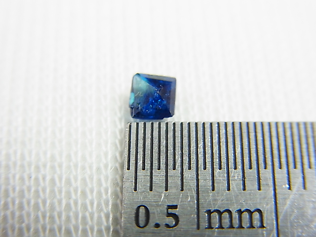 画像: ジンバブエ産ユークレース研磨原石（ダークインディゴ）  0.2カラット