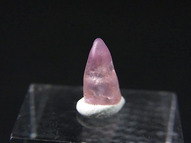 画像: スリランカ産ピンクサファイア原石（犬牙型） 1.7カラット