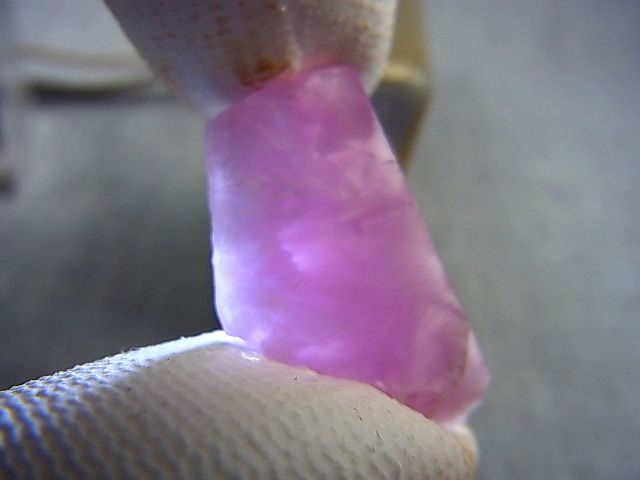 画像: ヴィクトリアストーン（飯盛ラボストーンIL-stone）ピンク原石 15.9カラット