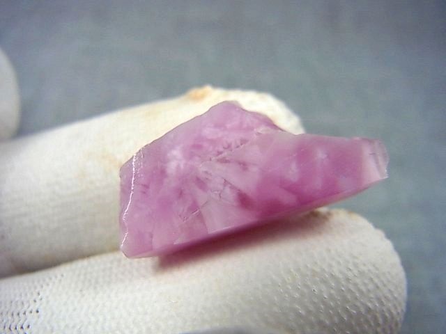 画像: ヴィクトリアストーン（飯盛ラボストーンIL-stone）ピンク原石 15.9カラット
