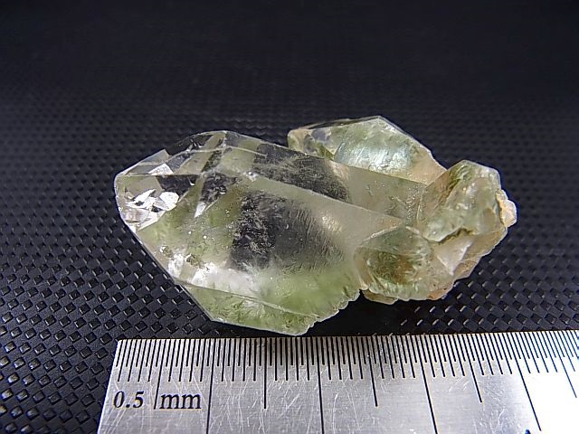 画像: ブラジル・ミナスジェライス州産バーストクローライトイン水晶 17.0g