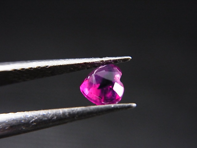 画像: ベトナムLuc Yen産シルキーサファイア・ルース（バイカラー/ハート） 0.5カラット