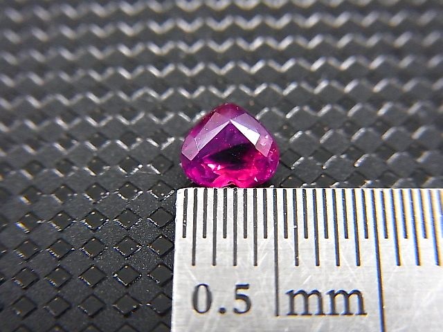 画像: ベトナムLuc Yen産シルキーサファイア・ルース（バイカラー/ハート） 0.5カラット